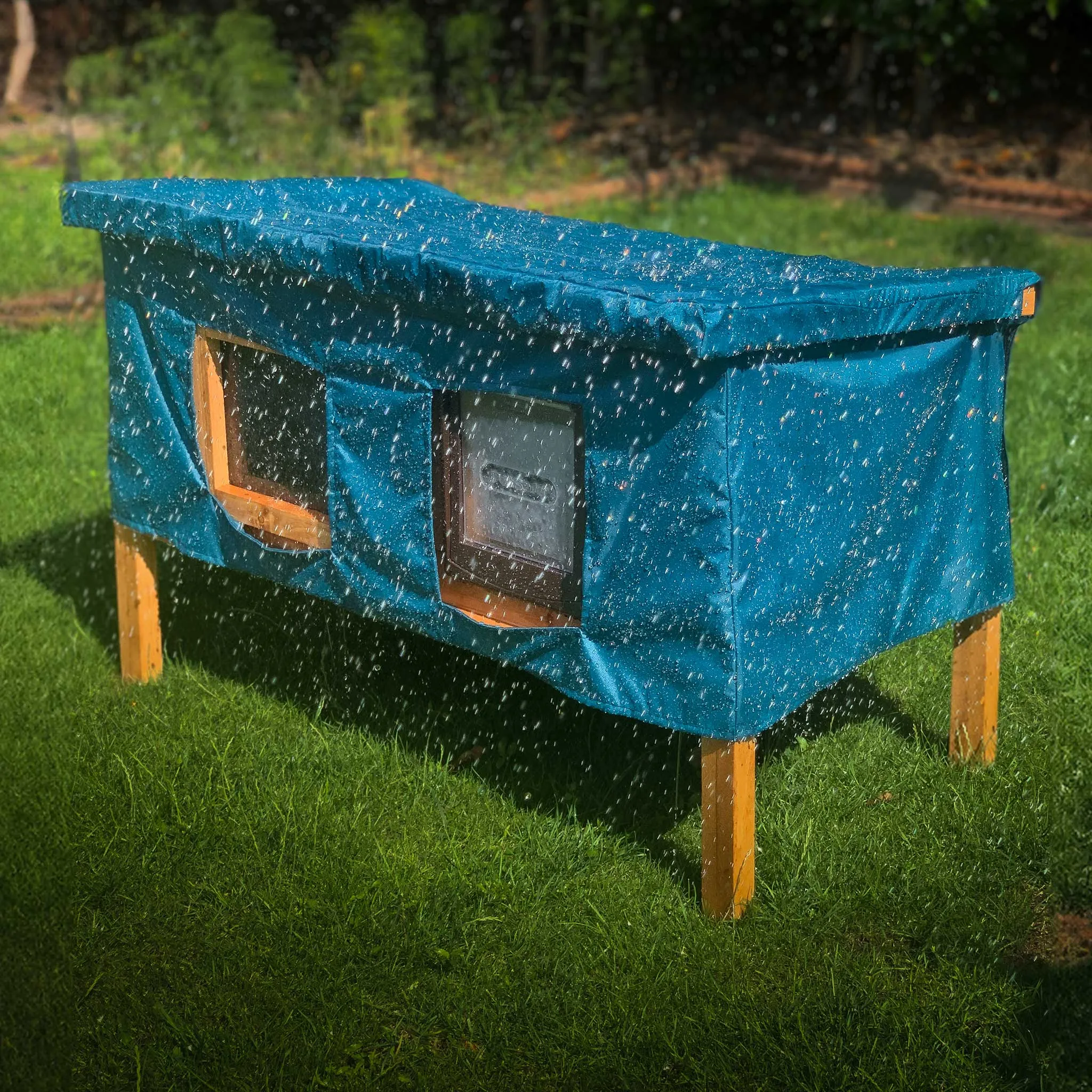 Outdoor XL Self-Heating Cat House Rain Cover