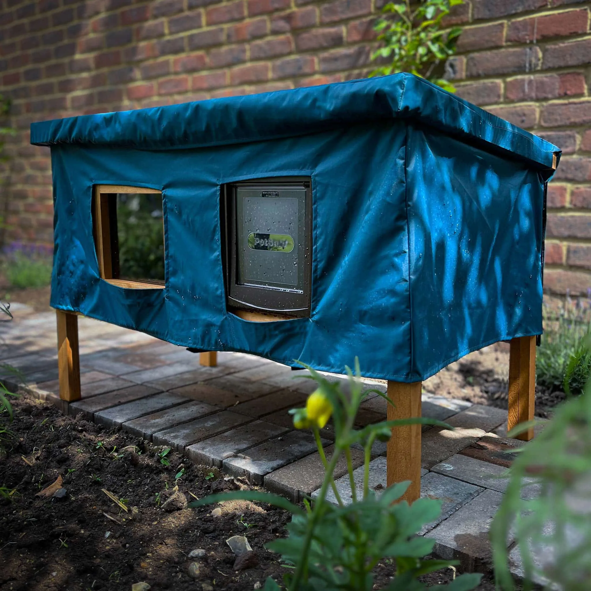 Outdoor XL Self-Heating Cat House Rain Cover