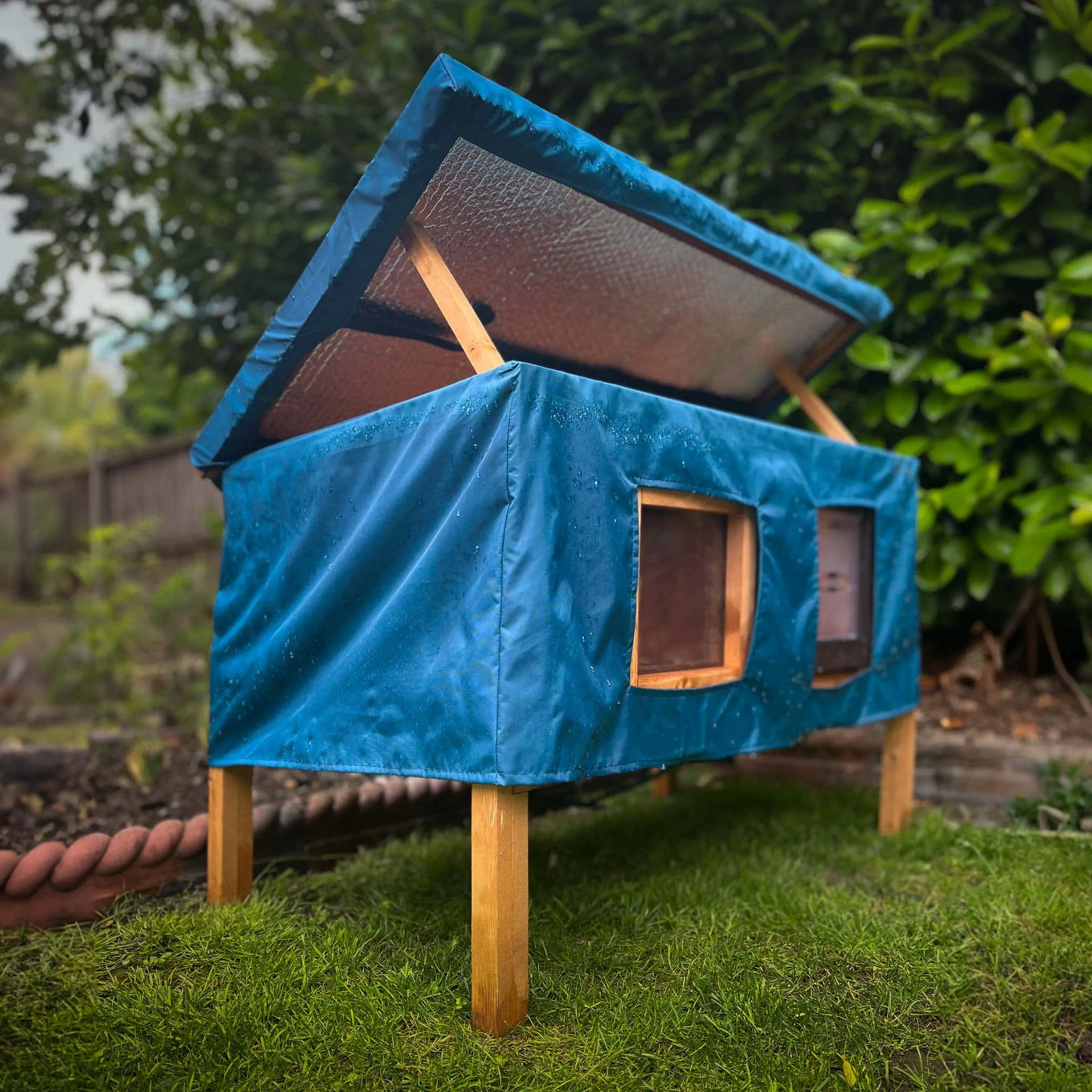 Outdoor XL Self-Heating Cat House Rain Cover