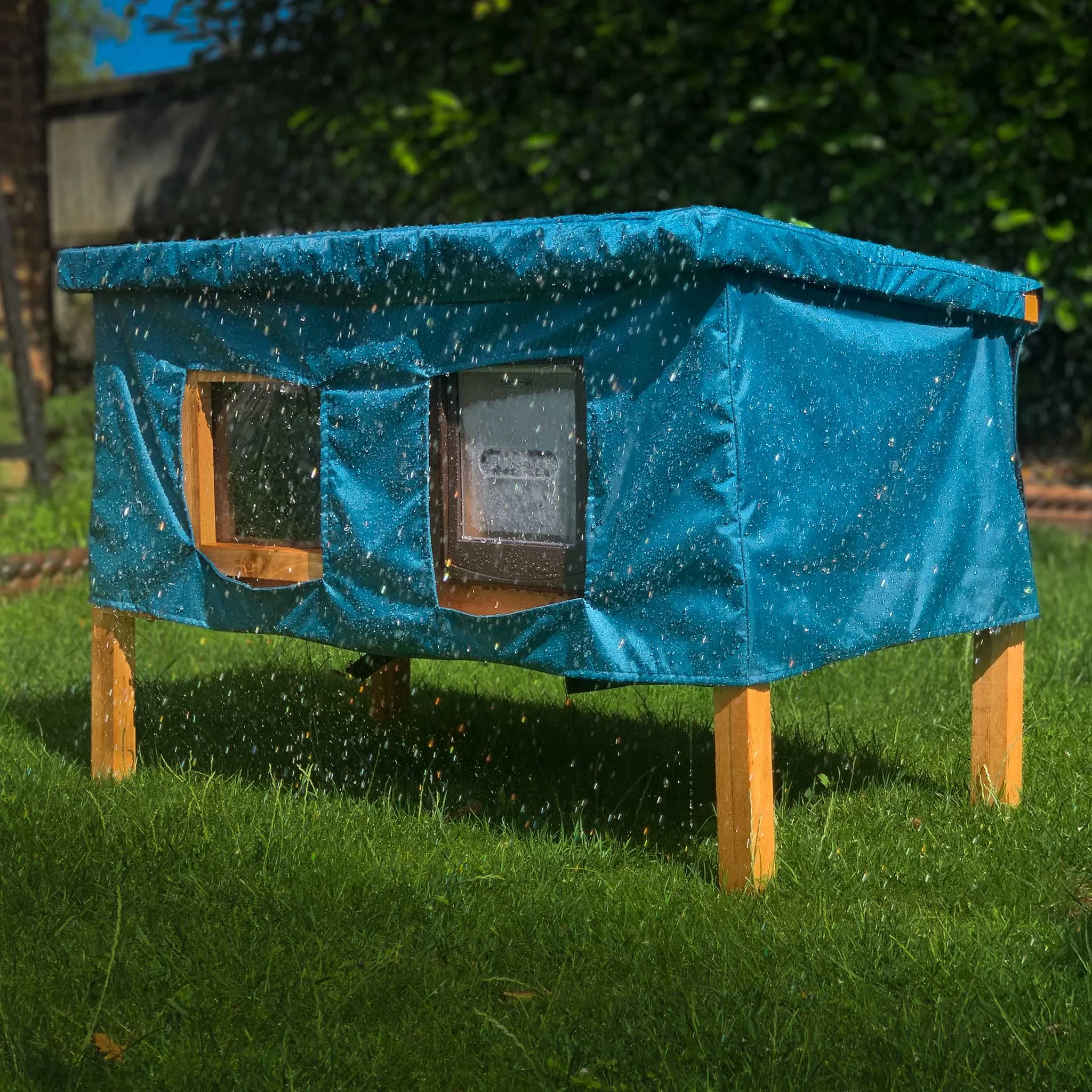 Outdoor XL Self-Heating Cat House Rain Cover
