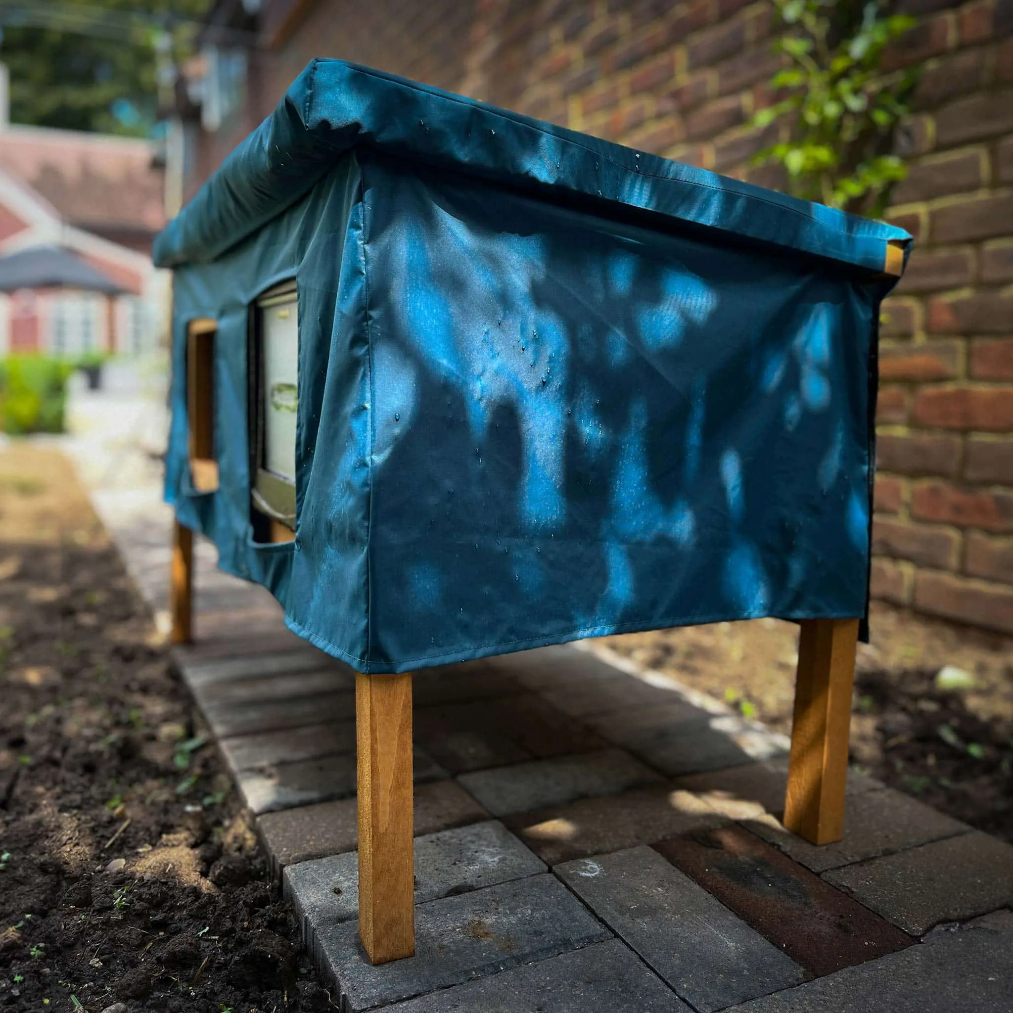 Outdoor XL Self-Heating Cat House Rain Cover