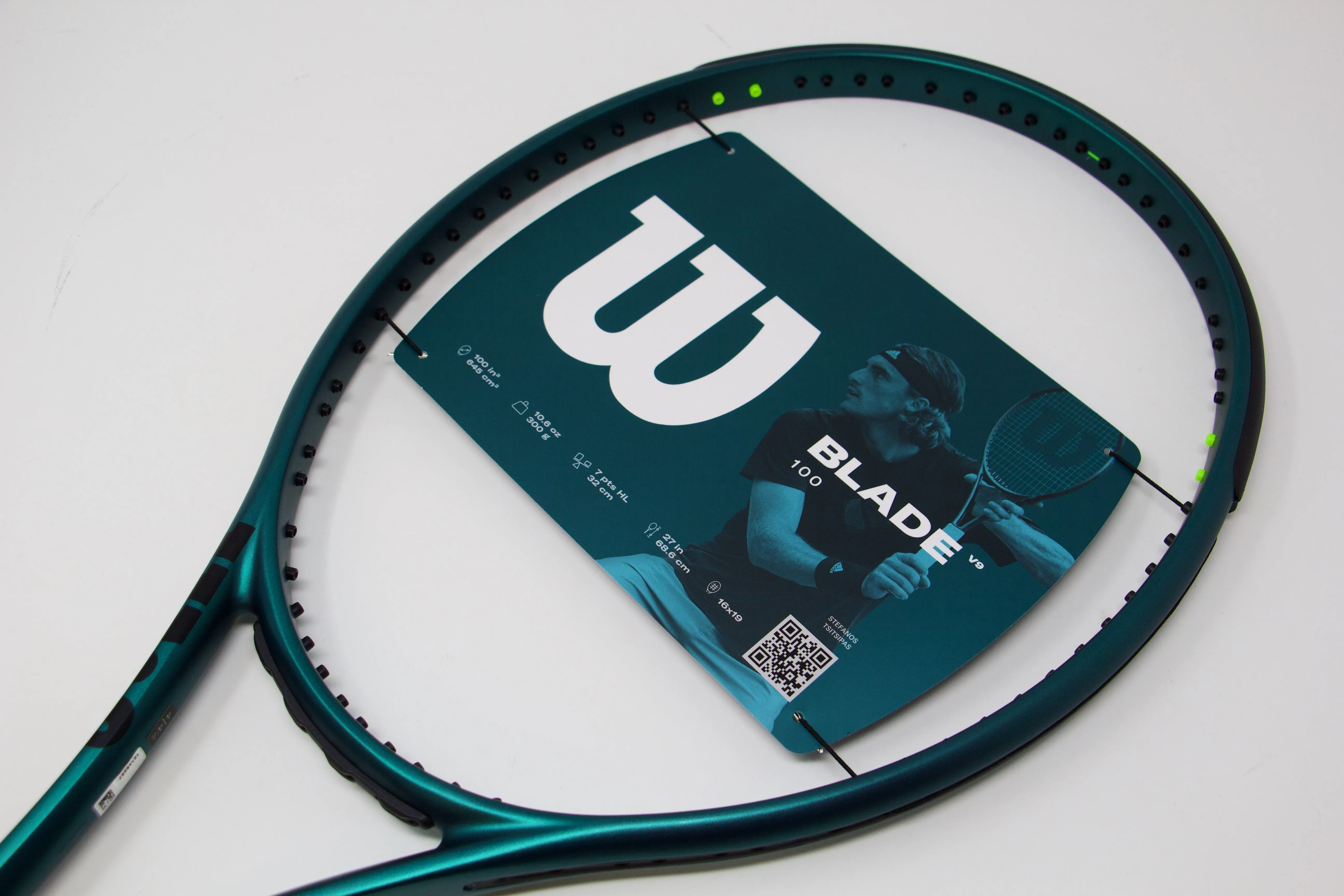 Wilson Blade 100L v9 Tennis Racket