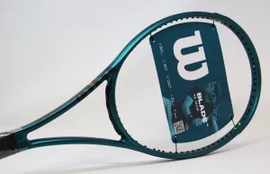 Wilson Blade 98 (16x19) v9 Tennis Racket